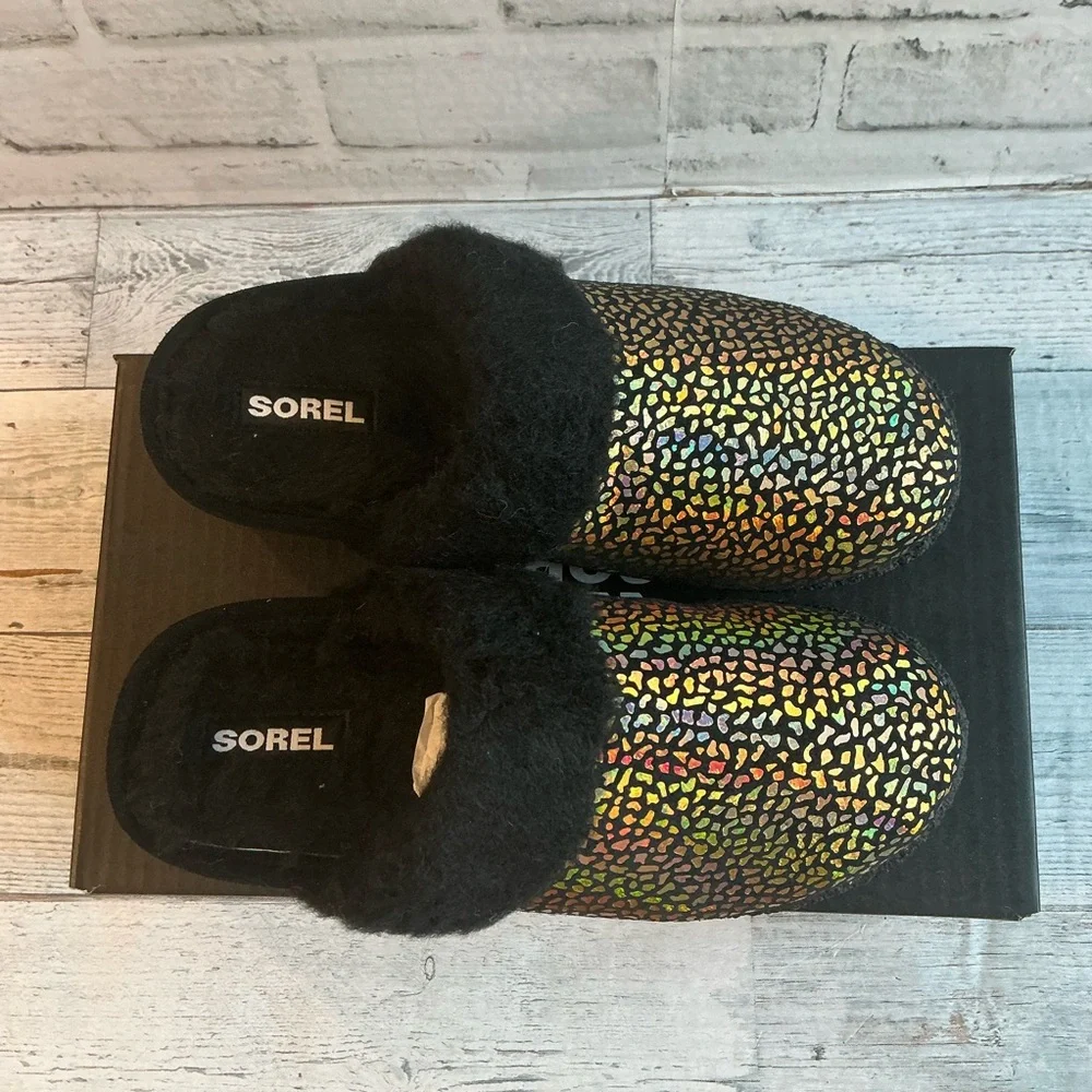 Sorel Youth Size 6C Womens Size 8 Nakiska Slide II Suede Slippers Black/Sea Salt